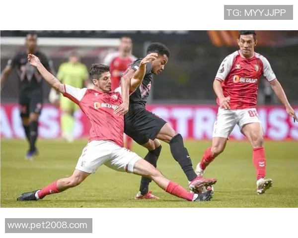 布拉加与辛达卡拉的激烈对决揭示了足球战术与团队合作的重要性