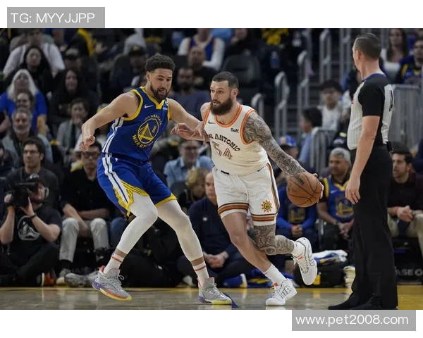 勇士遭遇马刺顽强防守以79比87落败比赛回顾与分析 勇士遭遇马刺顽强防守以79比87落败比赛回顾与分析