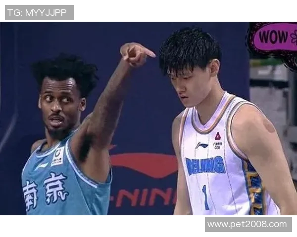 方硕的篮球之路：从青涩少年到CBA明星的奋斗历程与成长故事