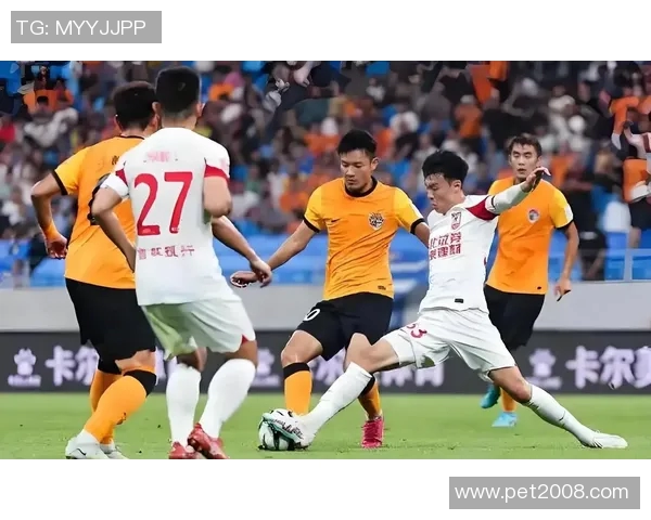 第10轮中超精彩对决青岛队主场迎战广州队全力争胜 第10轮中超精彩对决青岛队主场迎战广州队全力争胜